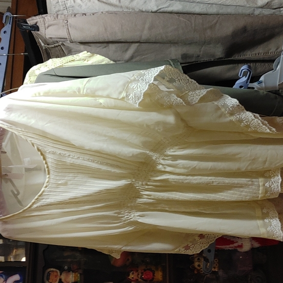 Yellow shirt with Camisole 1X - Picture 1 of 7